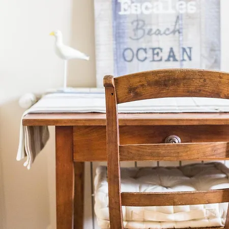 Villa La Moutiniere, Luxury With Pool Manerbe