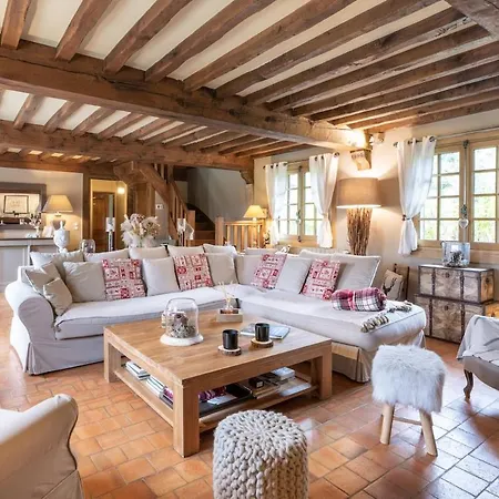 Villa La Moutiniere, Luxury With Pool Manerbe