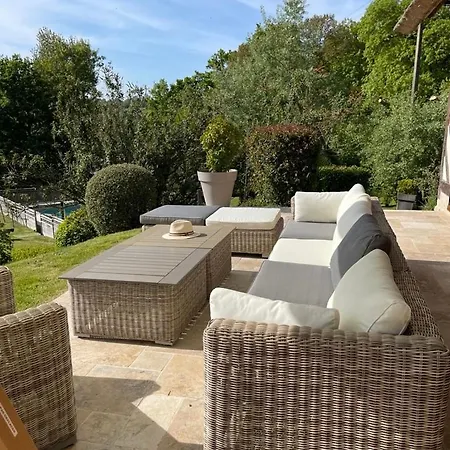 Villa La Moutiniere, Luxury With Pool Manerbe