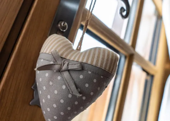 Vila La Moutiniere, Luxury With Pool Manerbe