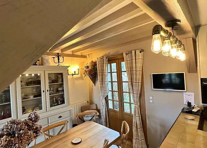 Vila La Moutiniere, Luxury With Pool