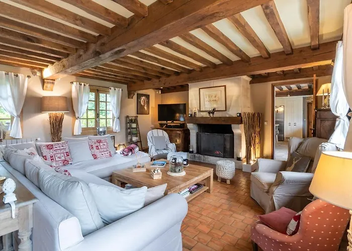 Vila La Moutiniere, Luxury With Pool Manerbe