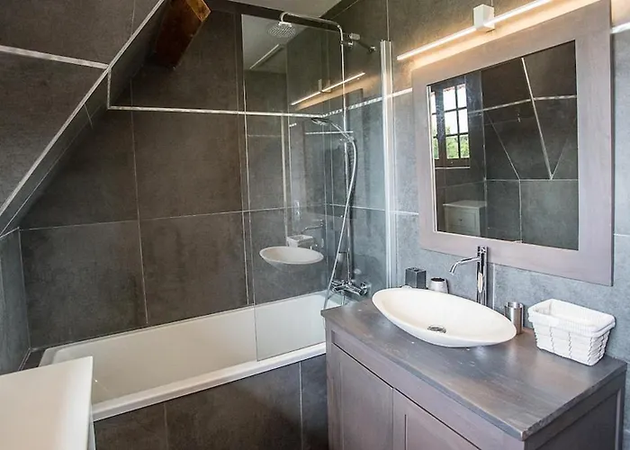 La Moutiniere, Luxury With Pool Vila Manerbe